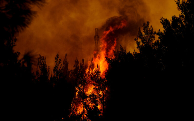 φωτιά-ολες-οι-εξελίξεις-από-τα-μέτωπα-σ-562575787