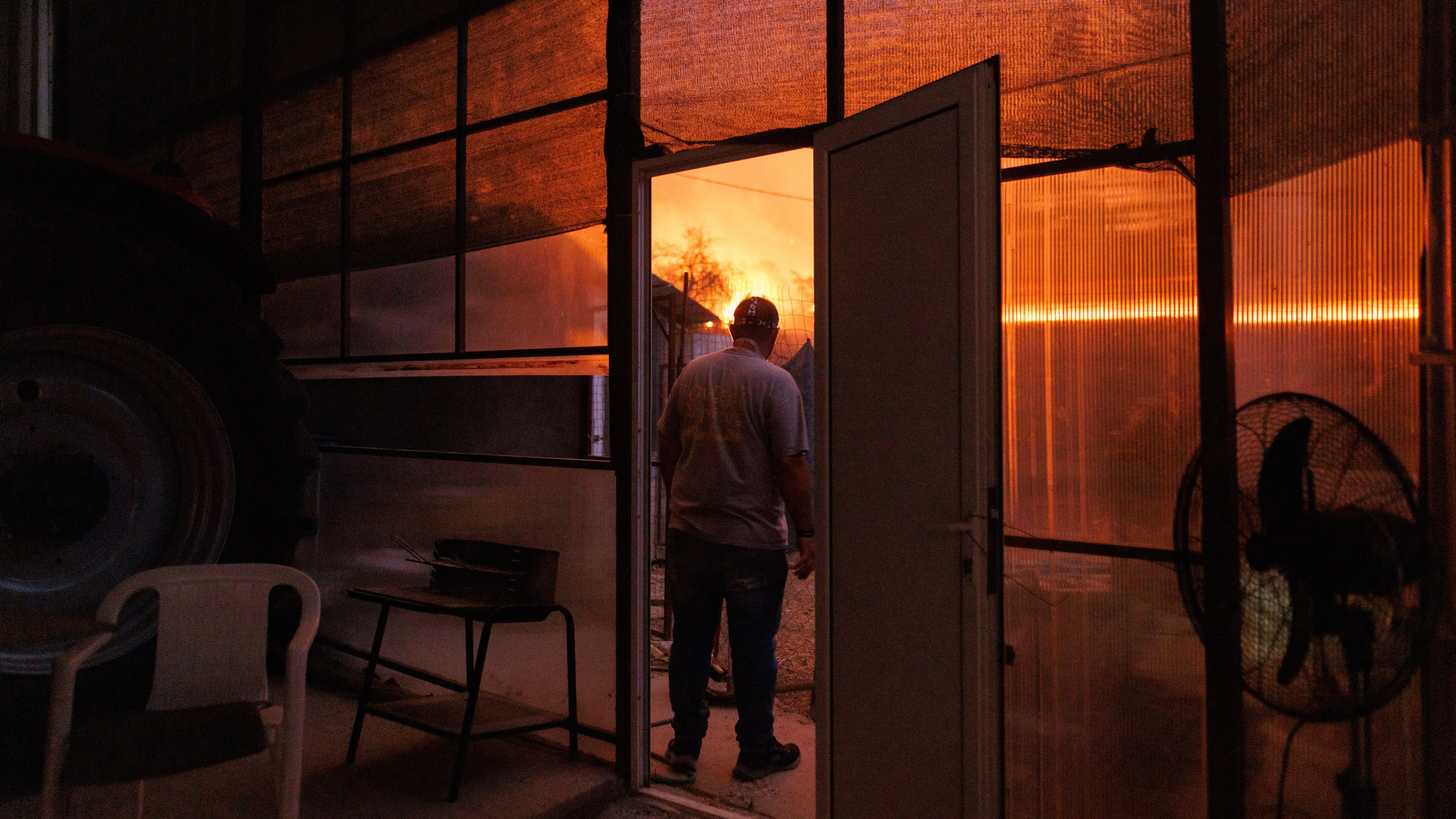 Καταστροφικές πυρκαγιές – Εικόνες από τα πύρινα μέτωπα-3