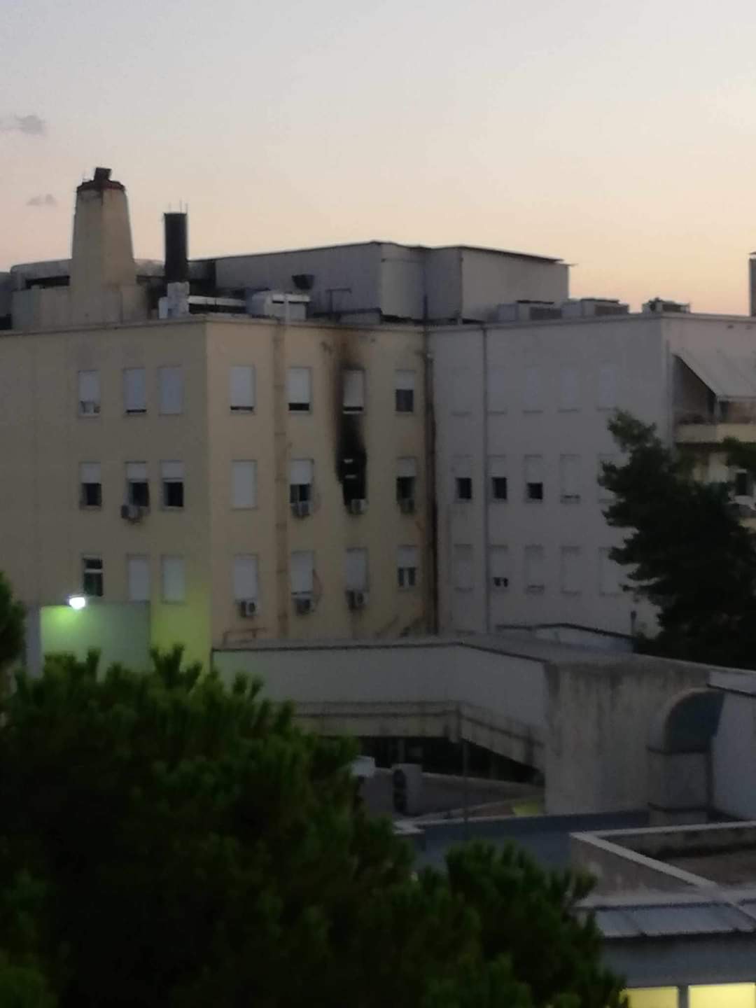 Νοσοκομείο Νίκαιας: Χωρίς σύστημα πυρανίχνευσης ο θάλαμος που ξέσπασε η φωτιά-2