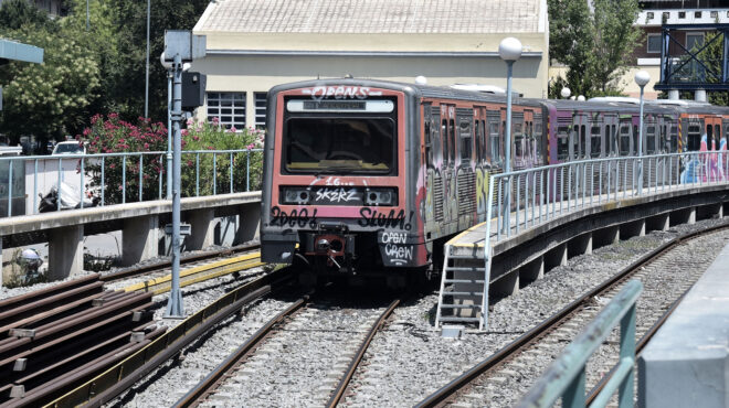 γυναίκα-έπεσε-στις-γραμμές-του-ησαπ-στ-562585849