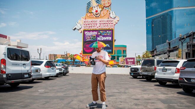 to-how-to-with-john-wilson-μας-μαθαίνει-πως-να-γίνουμε-κα-562553968