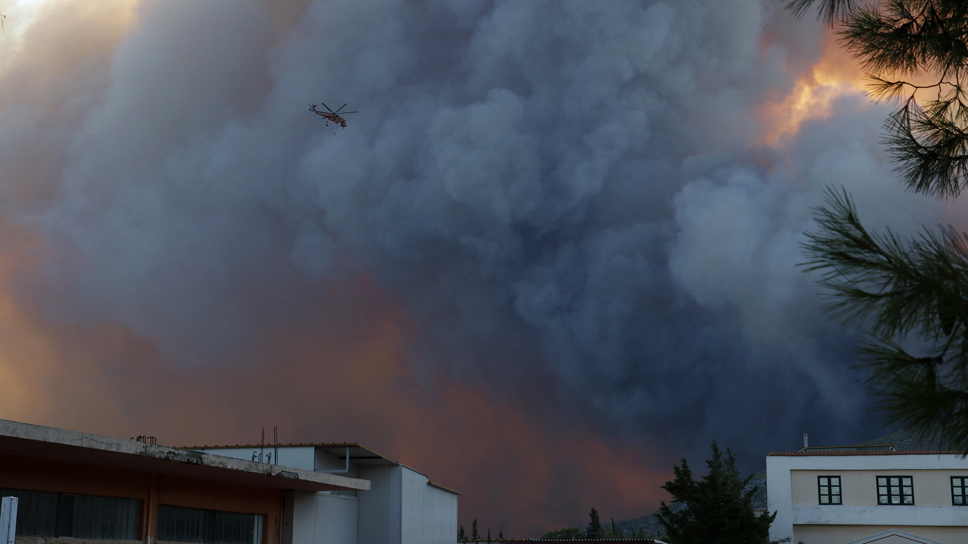 Πυρκαγιές: Αποπνικτική η ατμόσφαιρα στην Αττική-2
