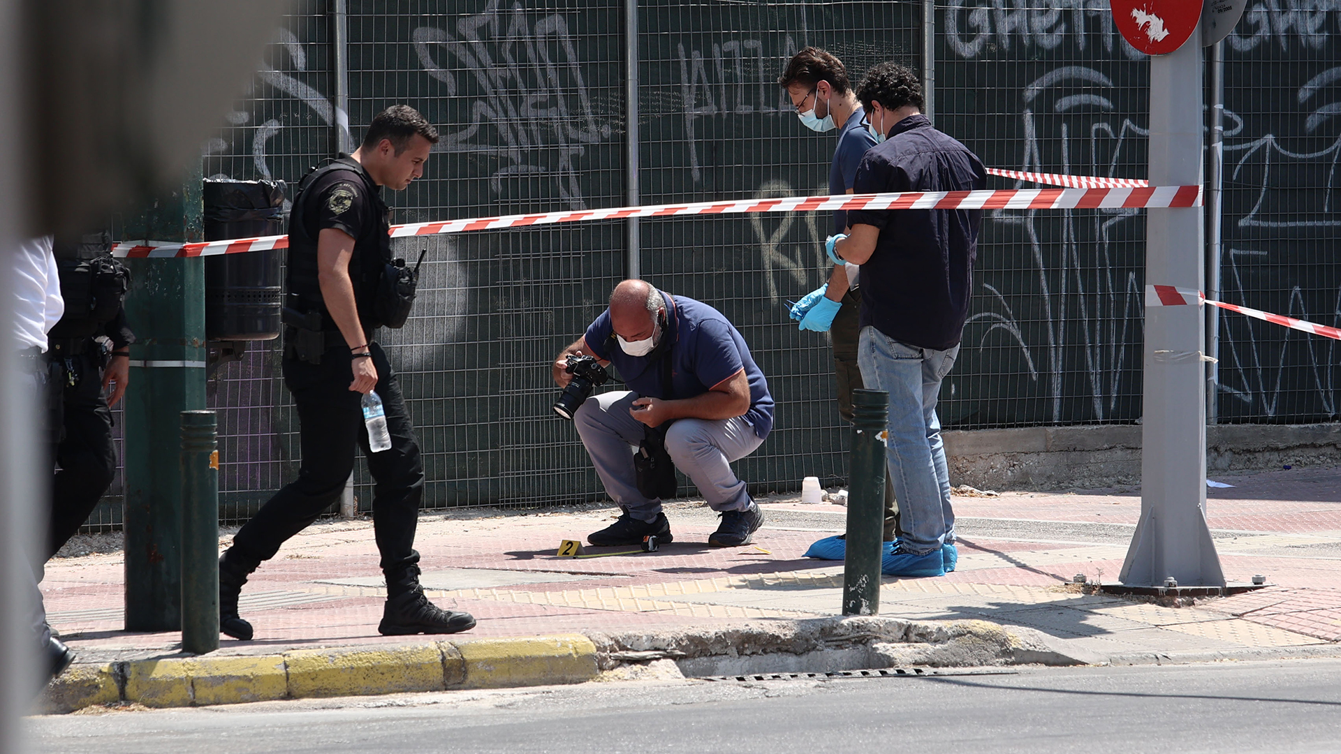 Επεισόδιο με πυροβολισμούς στον Κολωνό – Ενας τραυματίας-1