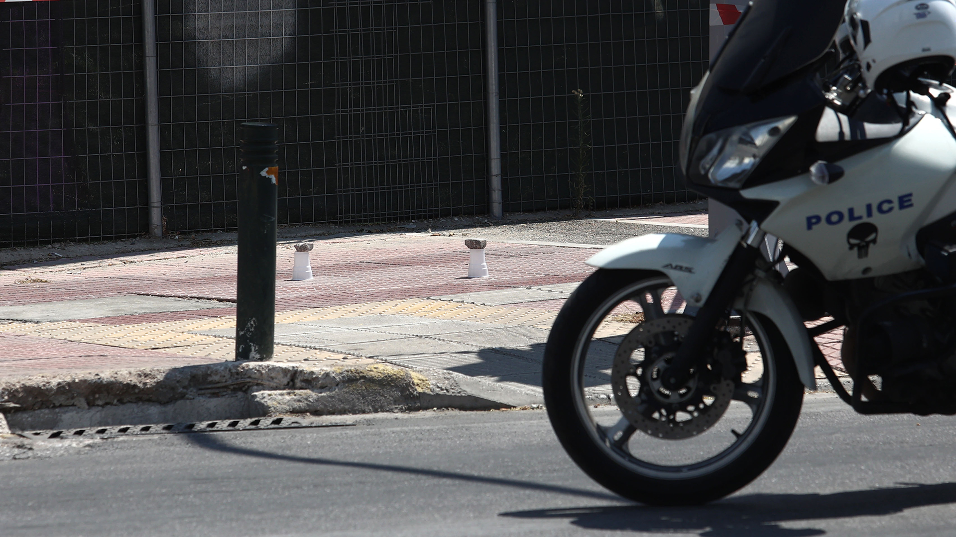 Επεισόδιο με πυροβολισμούς στον Κολωνό – Ενας τραυματίας-2