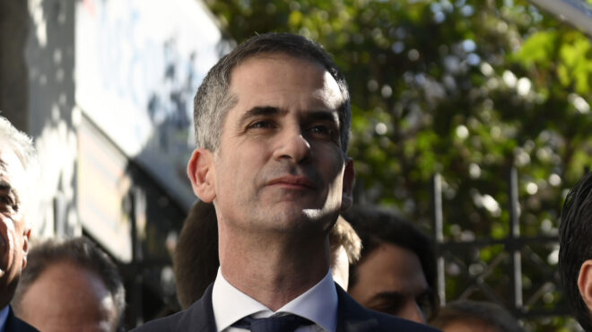 μπακογιάννης-η-μάχη-με-τους-νεοναζί-δε-562572169