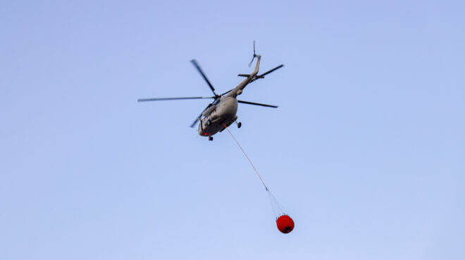 φωτιά-στον-ασπρόπυργο-ισχυρές-παραμέ-562556713