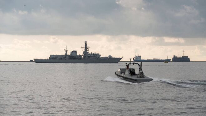 μη-επανδρωμένα-επιφανείας-στο-στόχα-562576492