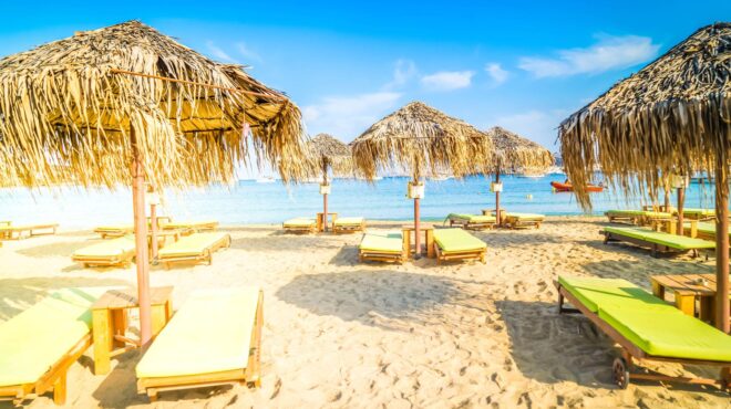 παραλίες-μπαράζ-ελέγχων-σε-πάρο-και-αν-562575397