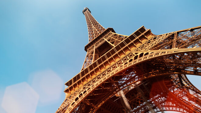 παρίσι-συνελήφθη-αλεξιπτωτιστής-που-562570651