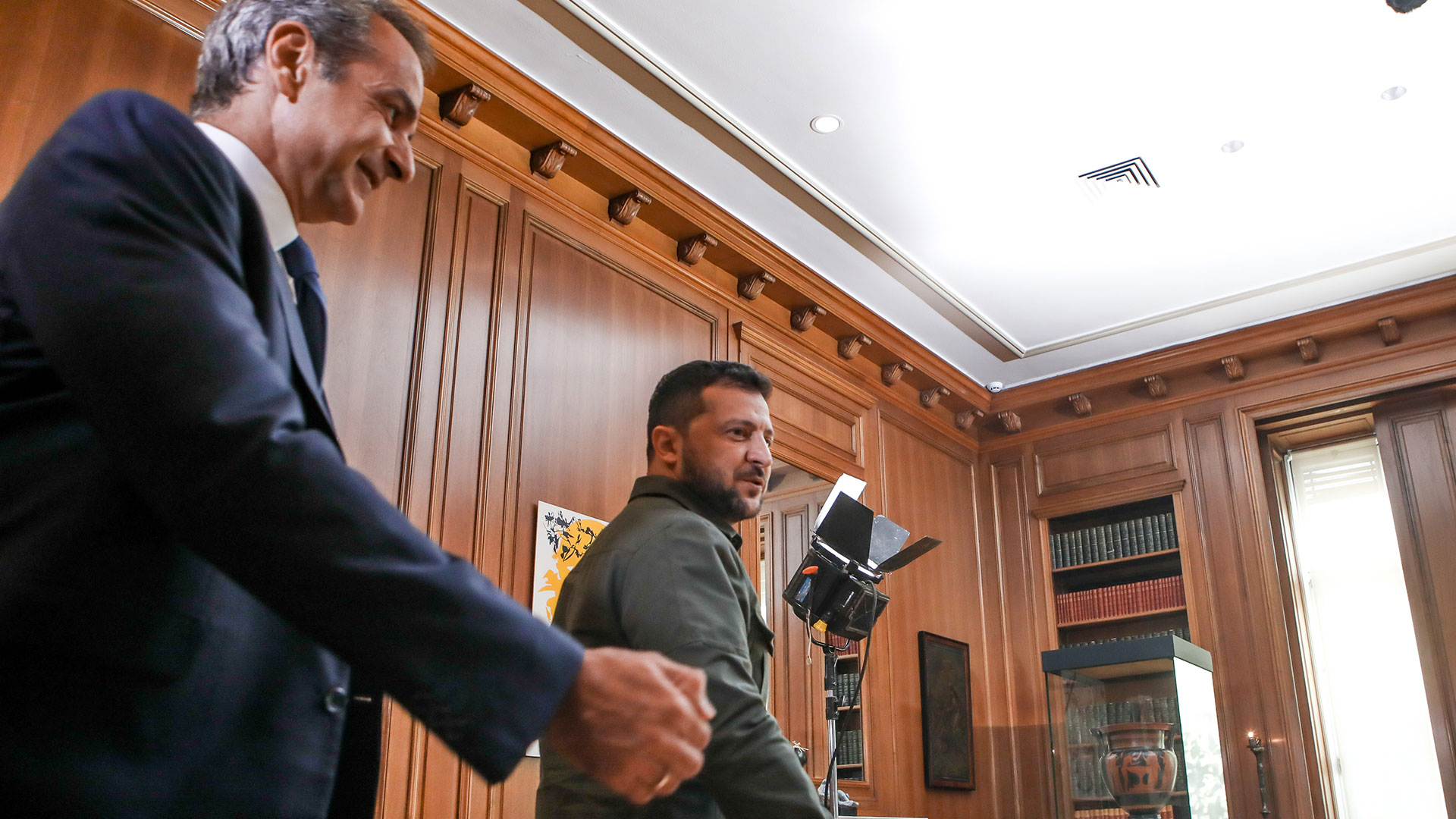 Μητσοτάκης σε Ζελένσκι: Η αλληλεγγύη μας υπήρξε έμπρακτη εξ αρχής, θα συνεχιστεί-8