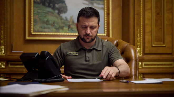 λούλα-ούτε-ο-πούτιν-ούτε-ο-ζελέσνκι-είν-562548430