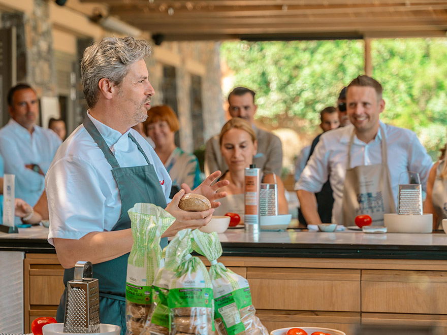 H Lidl Ελλάς χορηγός της εκδήλωσης «Ιστορίες Ελληνικής Γεύσης» με τον Μανώλη Παπουτσάκη στα Culinary Journeys του Daios Cove-3
