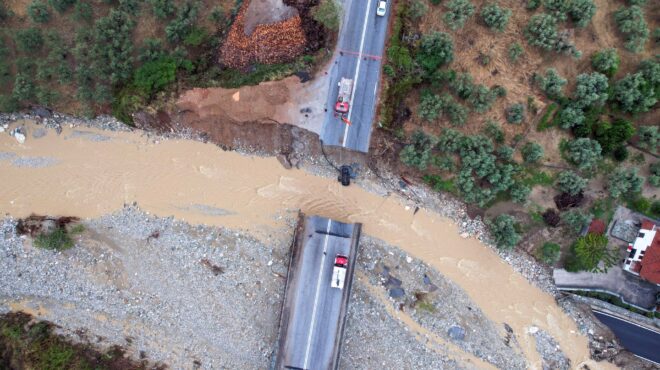 καρδίτσα-κατάρρευση-δέκα-σπιτιών-στο-562603339