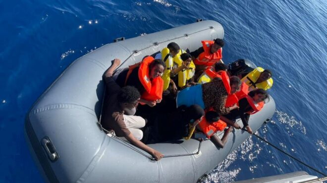 διάσωση-48-μεταναστών-σε-βραχώδη-περιοχ-562605868