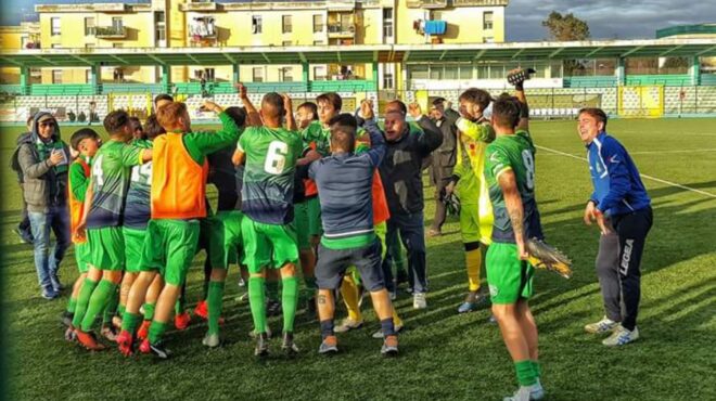 η-μικρή-νάπολι-με-την-τεράστια-προσφ-562626946