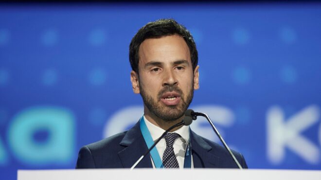 o-νίκος-ρωμανός-νέος-εκπρόσωπος-τύπου-τ-562636777