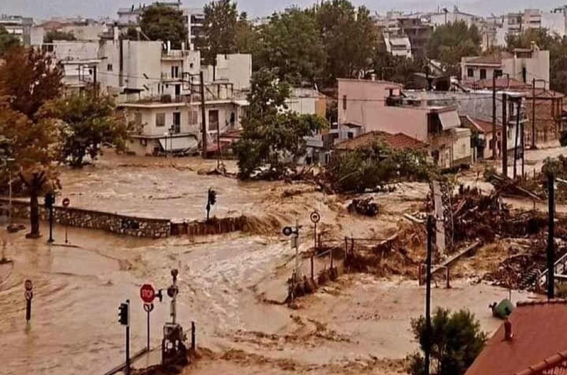 Κακοκαιρία «Daniel»: Εικόνες καταστροφής σε Μαγνησία και Σποράδες-1