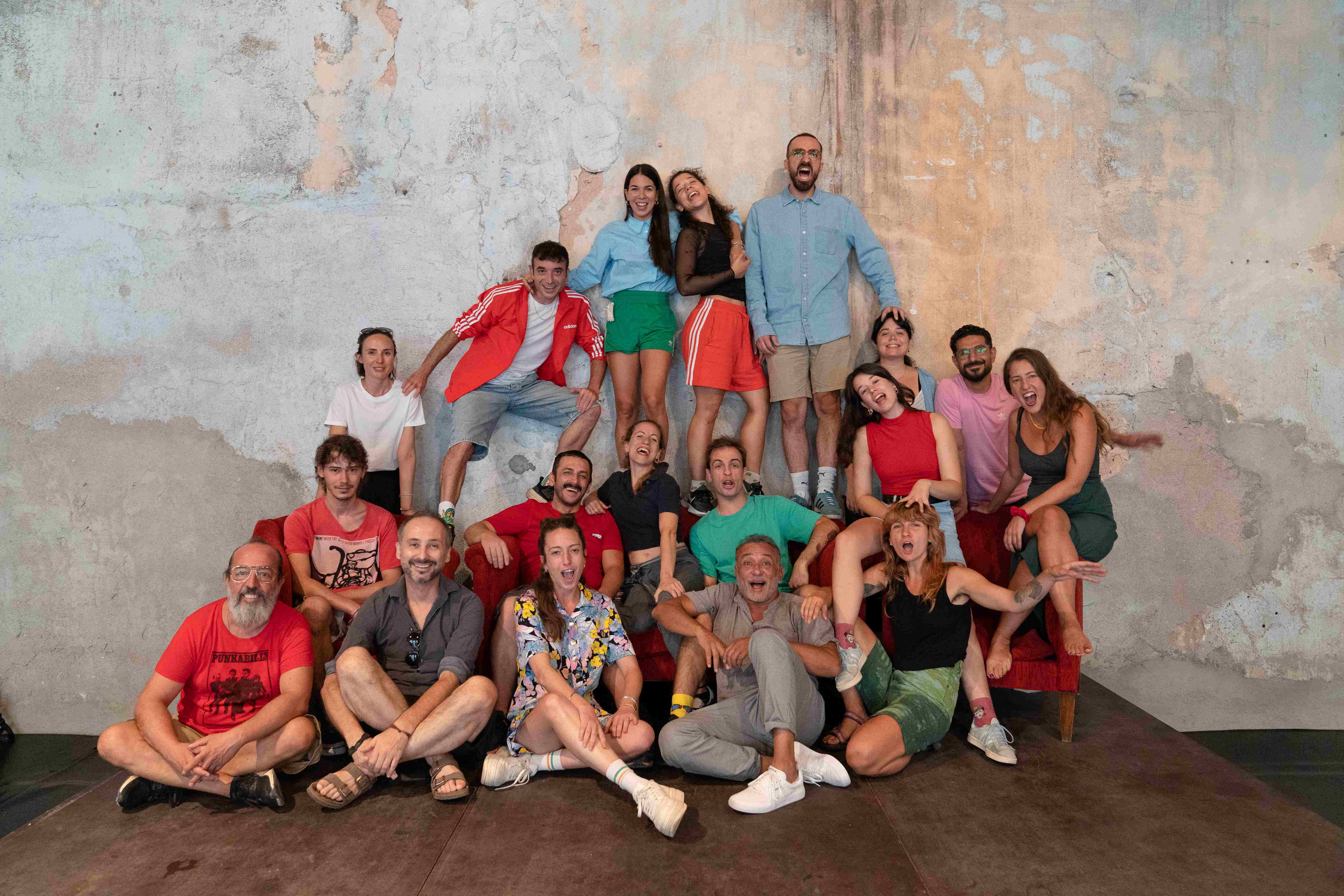 Η «Συντεχνία του Γέλιου» παρουσιάζει την εμβληματική κωμωδία «Τζέλα, Λέλα, Κόρνας και … ο Κλεομένης» του Volker Ludwig-1