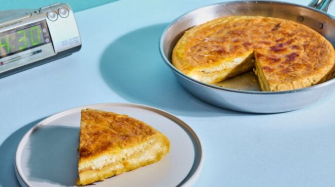 τυρόπιτα-εύκολη-και-γρήγορη-του-τηγαν-562605217