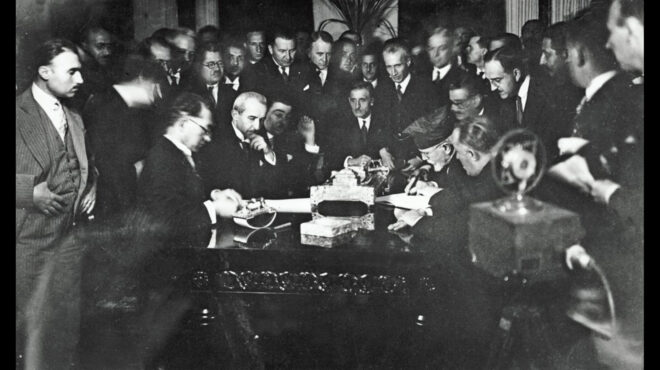 1919-1922-από-την-ήττα-στη-λωζάννη-σπύρ-α-μ-562599400