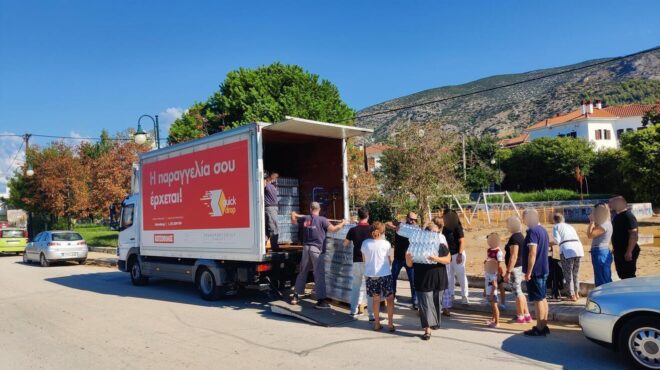 η-κωτσόβολος-δίπλα-στους-πληγέντες-τη-562622091