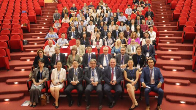 πρώτο-βήμα-για-το-columbia-διευθυντής-στην-αθ-562623373