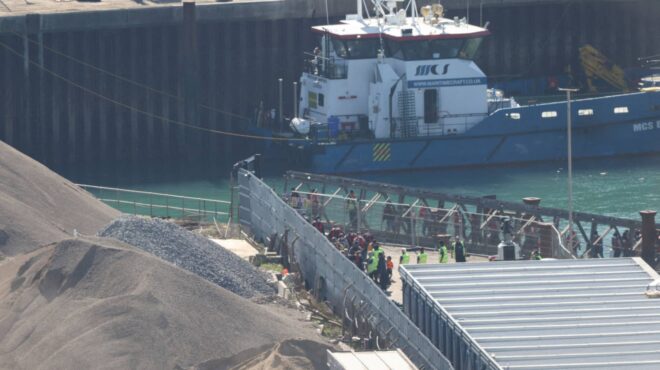 βρετανία-εως-28-ημέρες-θα-μένουν-οι-μετα-562624858