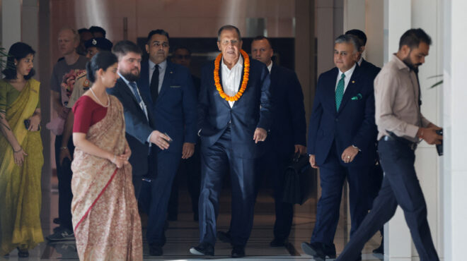 ο-λαβρόφ-στην-ινδία-για-τη-σύνοδο-της-g20-562606021