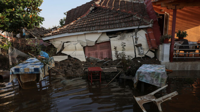 το-πριν-και-το-μετά-δορυφορικές-εικό-562609105