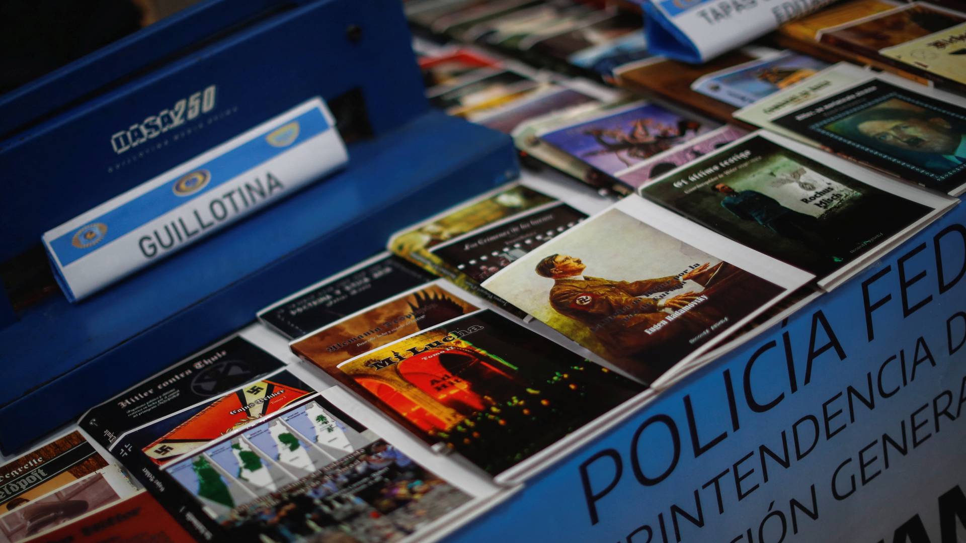 Αργεντινή: Κατασχέθηκαν περισσότερα από 200 έργα ναζιστικής προπαγάνδας (βίντεο)-3