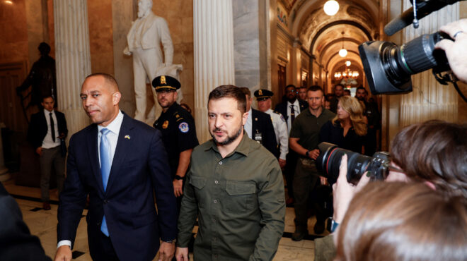 ο-ζελένσκι-στην-ουάσιγκτον-μεταβαίνε-562629751