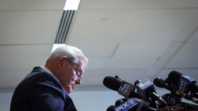 υπόθεση-μενέντεζ-στο-μικροσκόπιο-τ-562639273