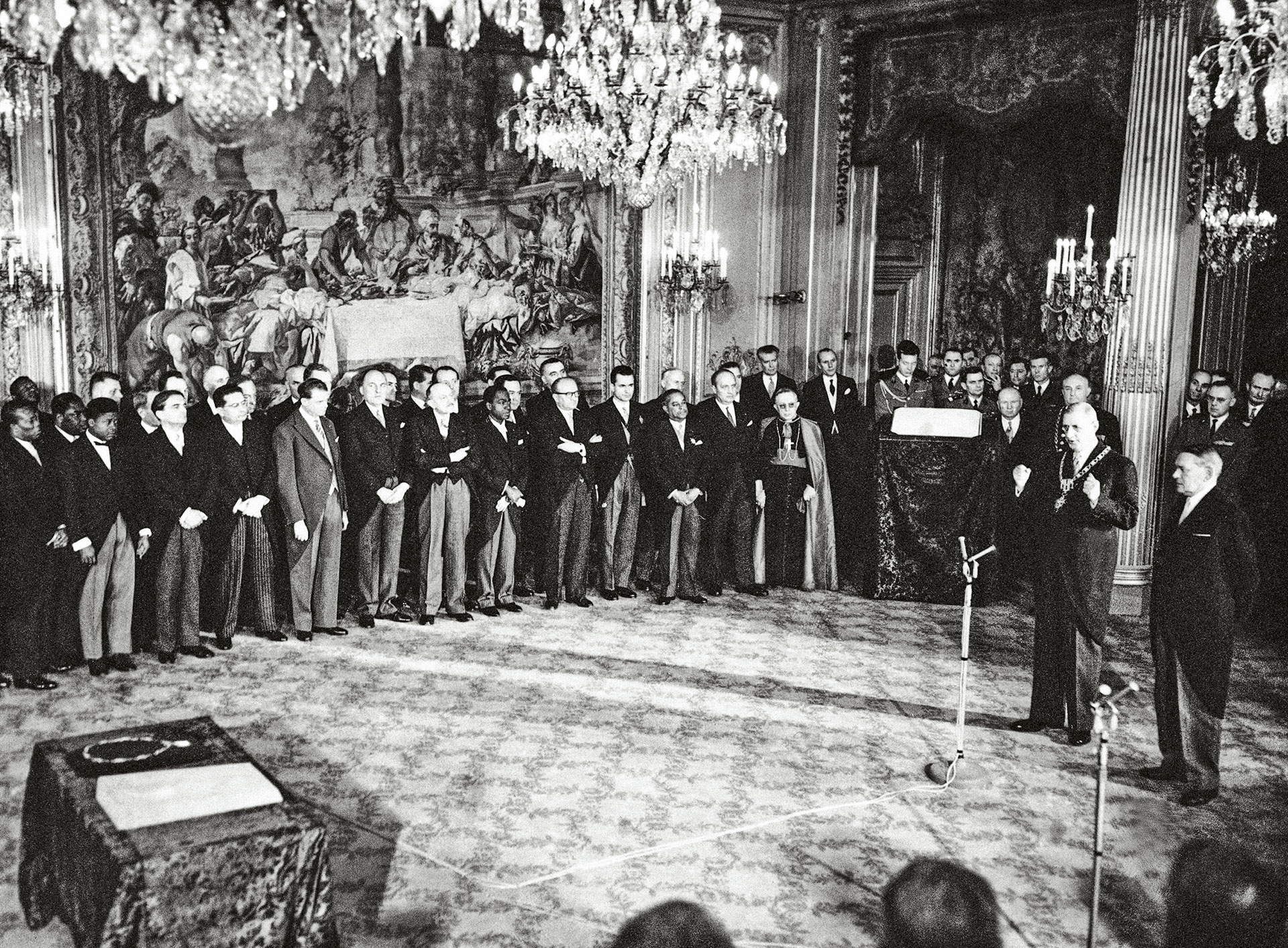 Σαρλ Ντε Γκωλ: Η Γαλλία στον κόσμο-17