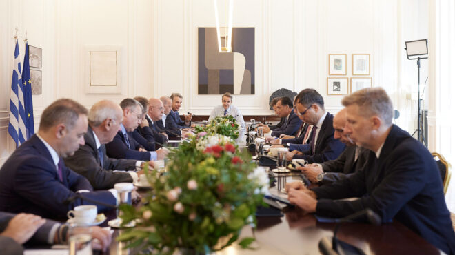 συνάντηση-μητσοτάκη-με-μέλη-του-σεβ-562637803