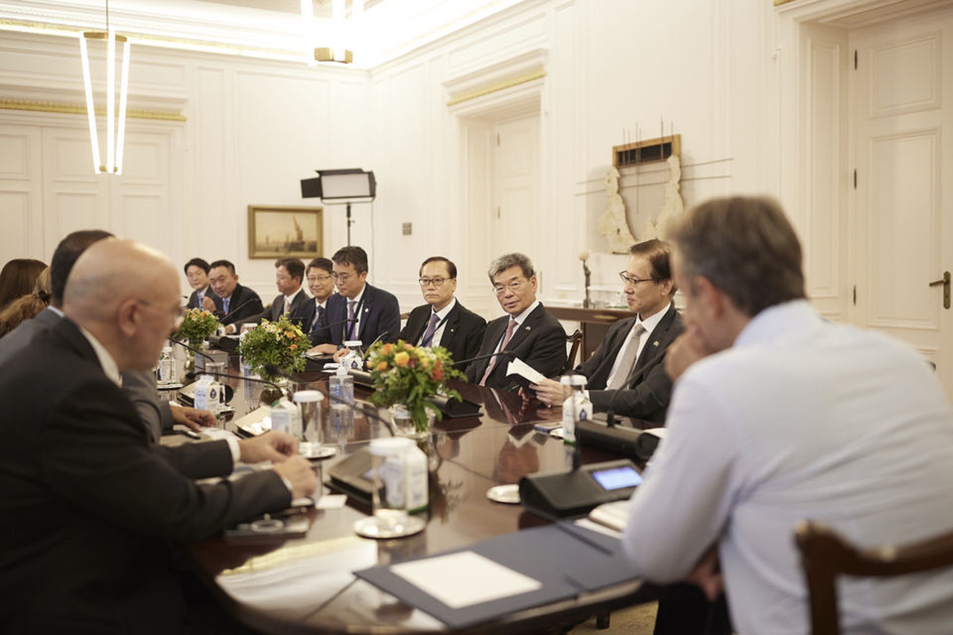 Συνάντηση Μητσοτάκη με Κορεάτες επιχειρηματίες-1