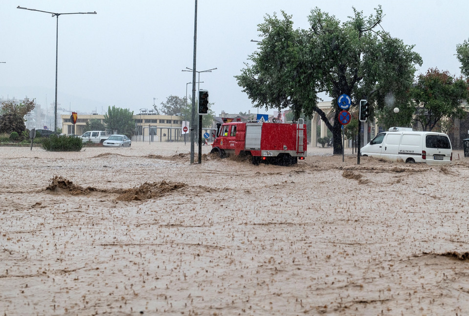Κακοκαιρία «Daniel»: Εικόνες καταστροφής σε Μαγνησία και Σποράδες-8