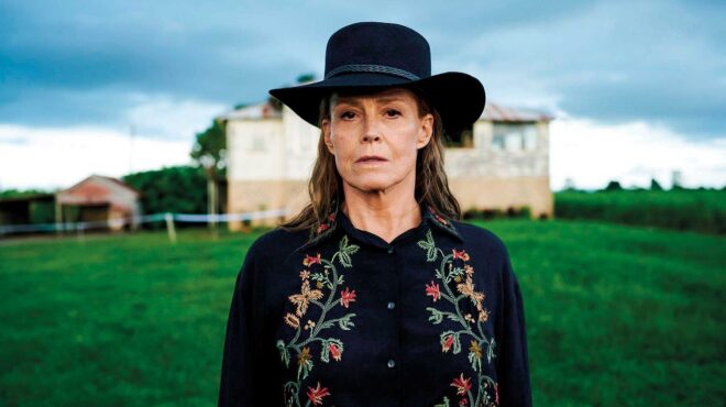 στη-σειρά-the-lost-flowers-of-alice-hart-η-γουίβερ-δίνει-ερμ-562605943