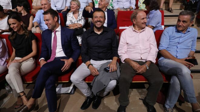 φουντώνει-η-μάχη-στον-συριζα-562598215