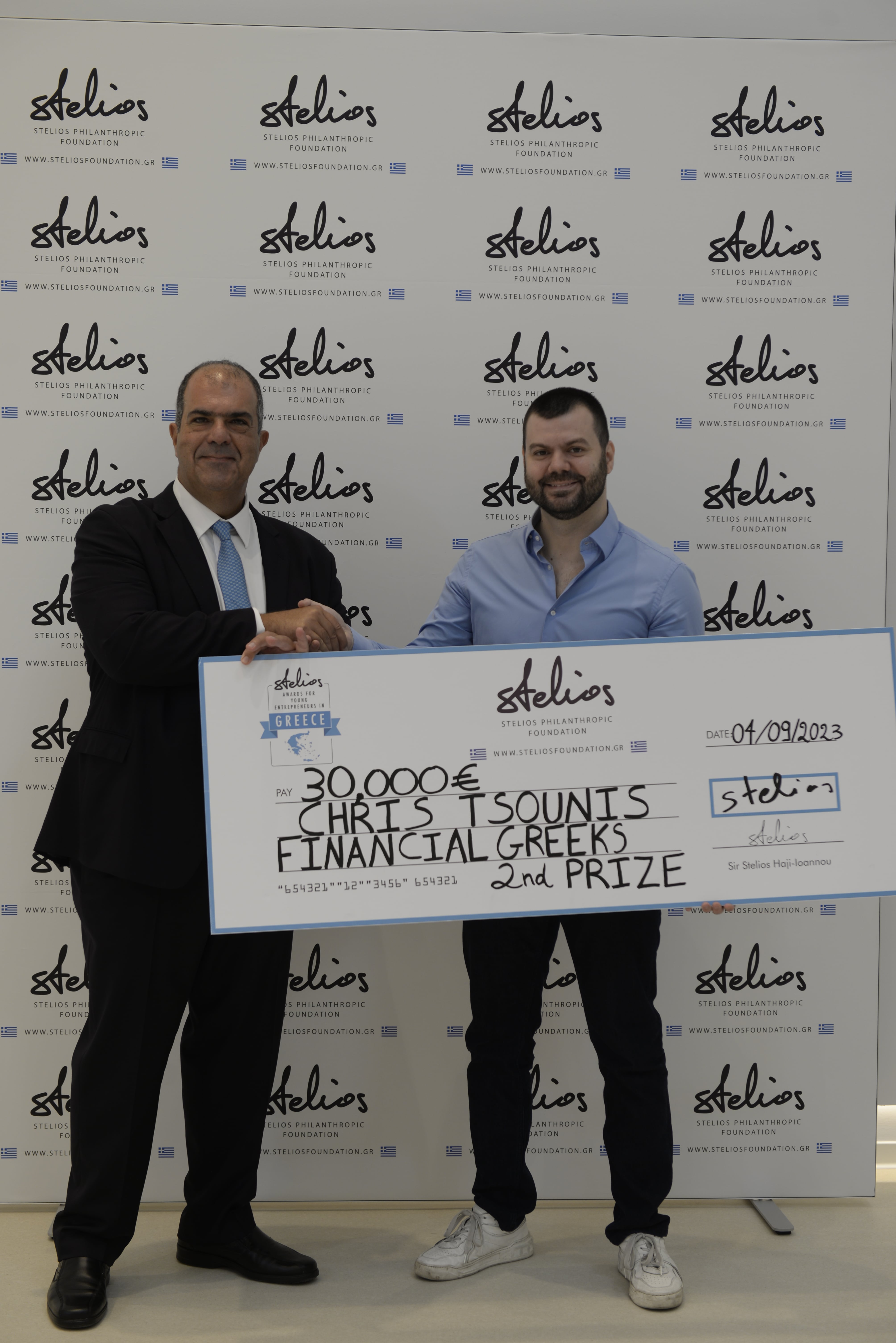 STELIOS AWARDS FOR YOUNG ENTREPRENEURS IN GREECE Ο Sir Στέλιος Χατζηιωάννου βράβευσε για 14η χρονιά τους Νέους Επιχειρηματίες-2