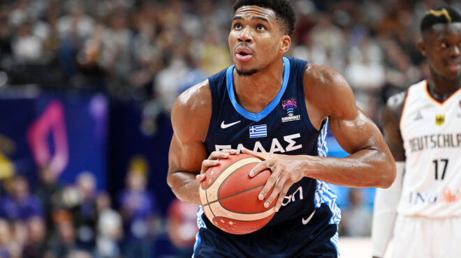 αντετοκούνμπο-παίζω-με-την-εθνική-ελλ-562614754