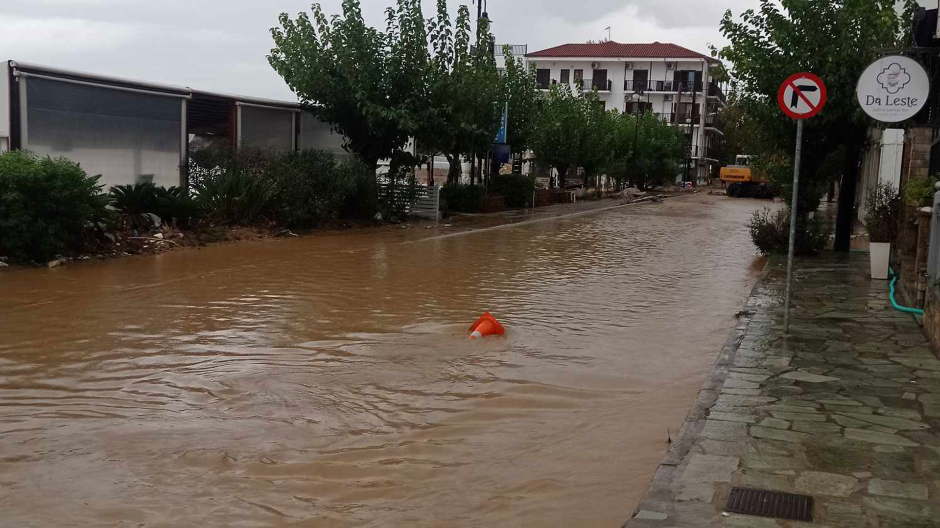 Κακοκαιρία Elias: Βούλιαξε ξανά ο Βόλος, πλημμύρισαν σπίτια-9