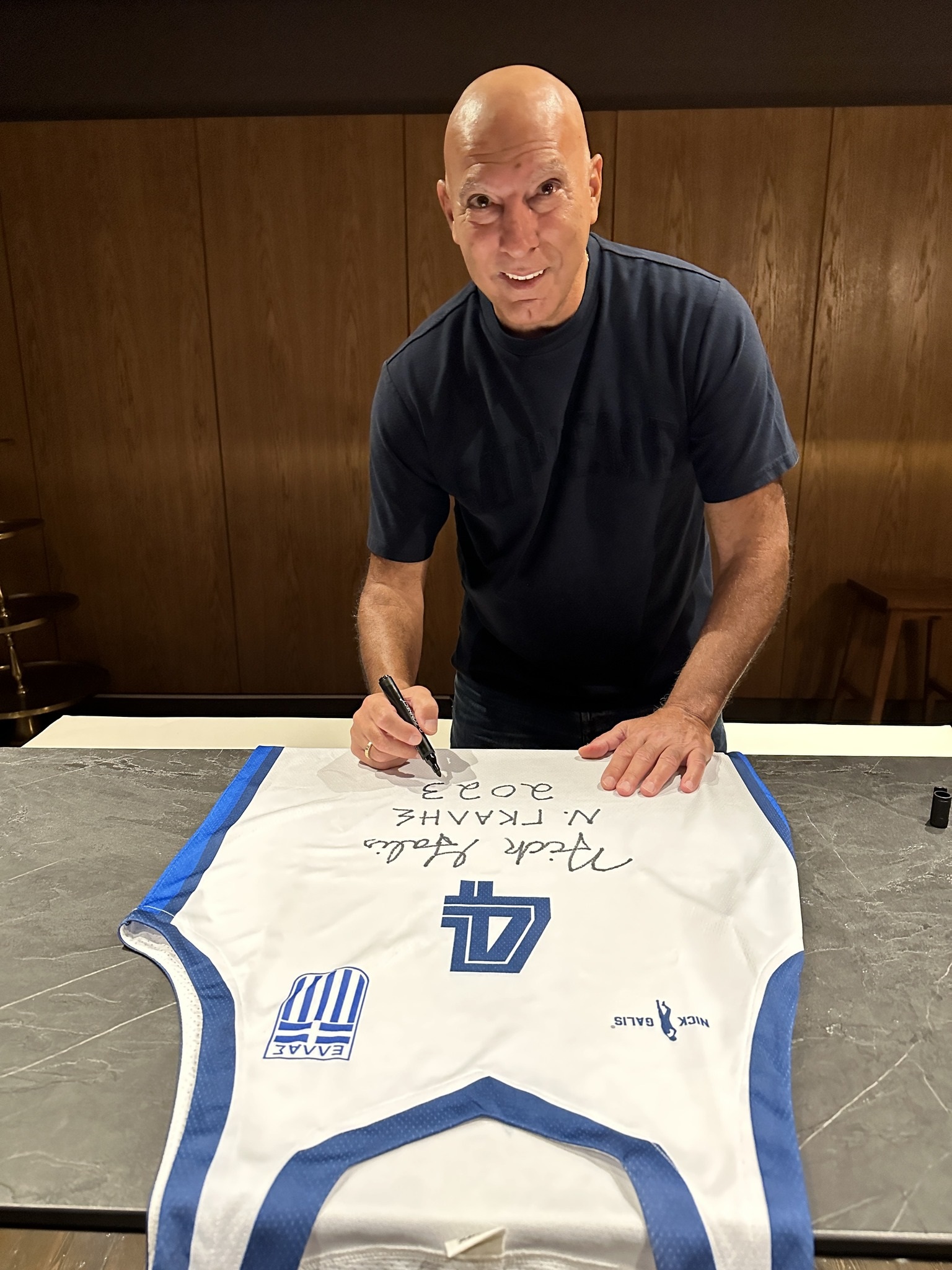 Νίκος Γκάλης: Δημοπρατεί φανέλα για τους πληγέντες της Θεσσαλίας-1