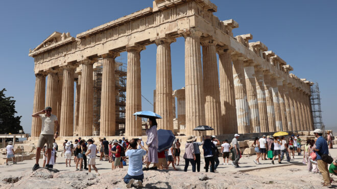 new-york-times-η-ελλάδα-ανθεί-έπειτα-από-μία-δεκαε-562635337