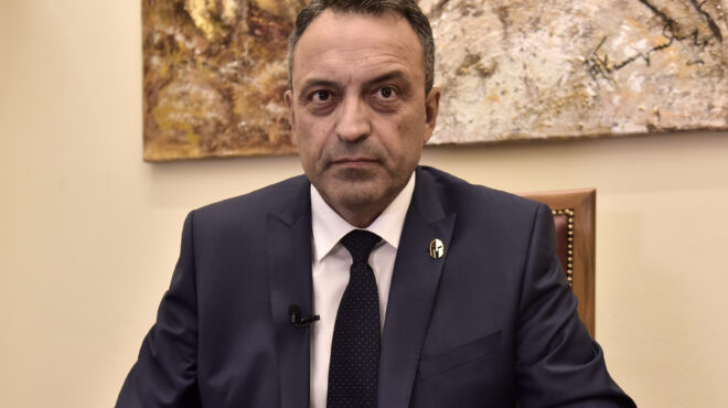 οι-σπαρτιάτες-ο-ηλίας-κασιδιάρης-και-η-562594126