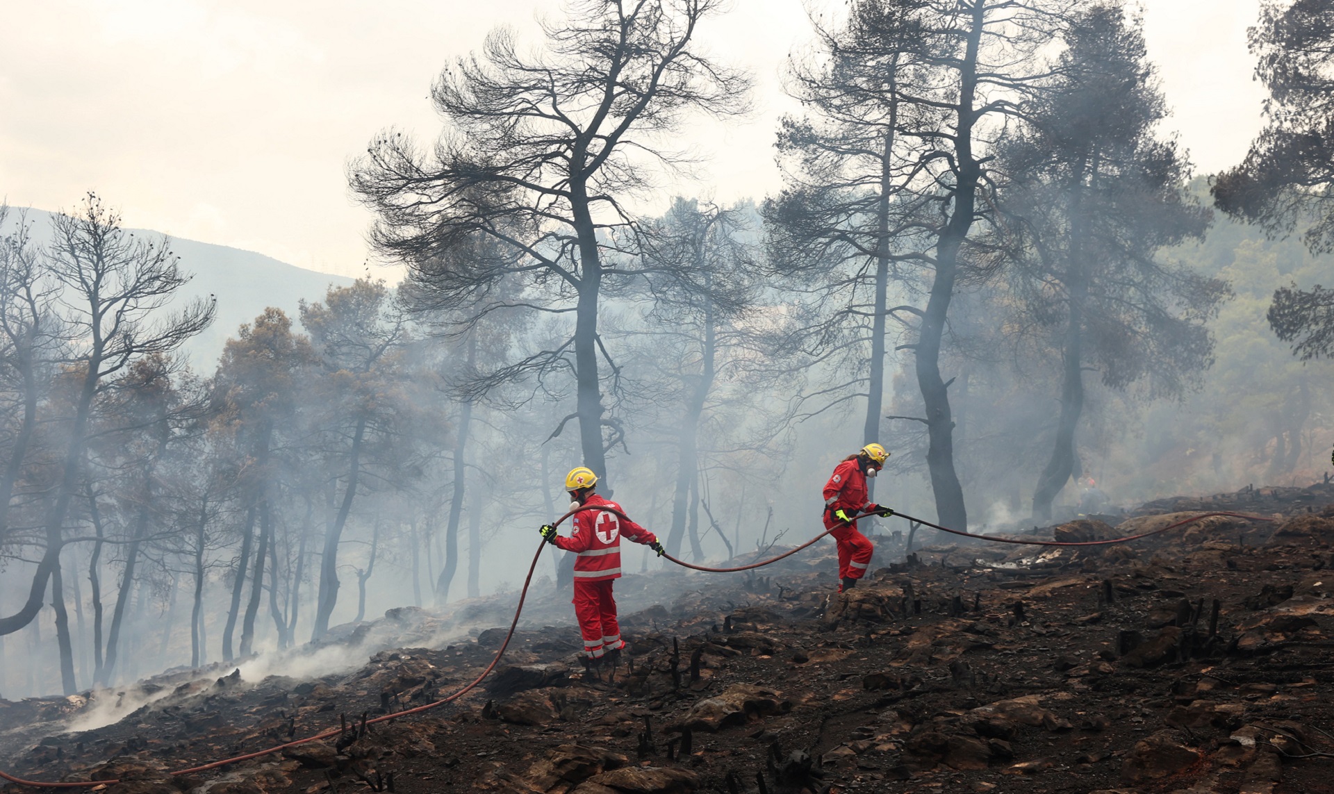 Υπό μερικό έλεγχο η πυρκαγιά στη Σταμάτα-2