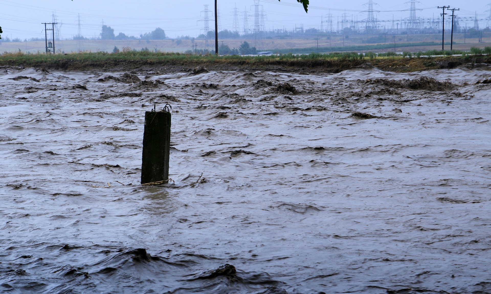 Κακοκαιρία Daniel: Η χώρα στο έλεος της θεομηνίας-4