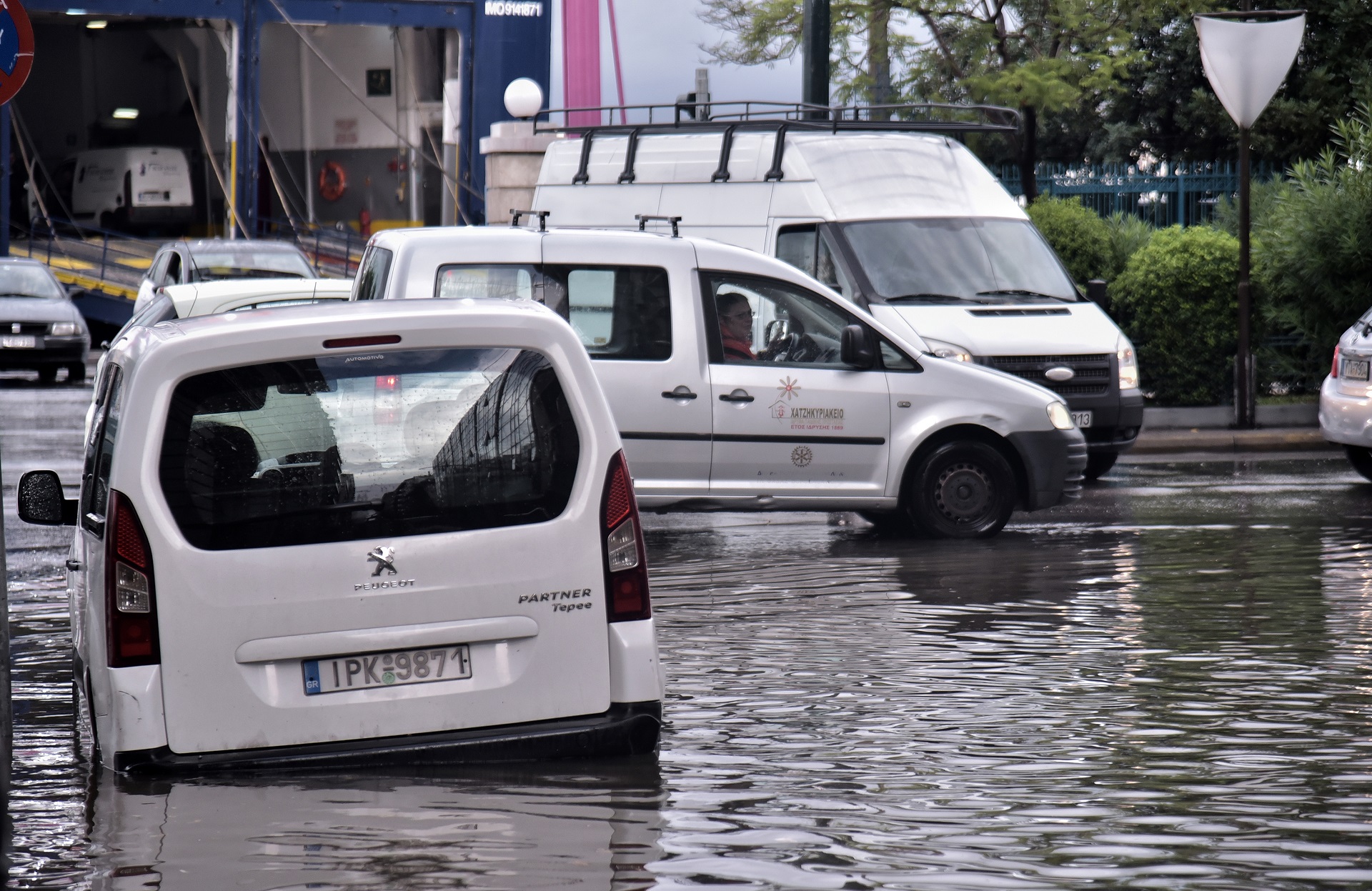 Κακοκαιρία Daniel: Η χώρα στο έλεος της θεομηνίας-1