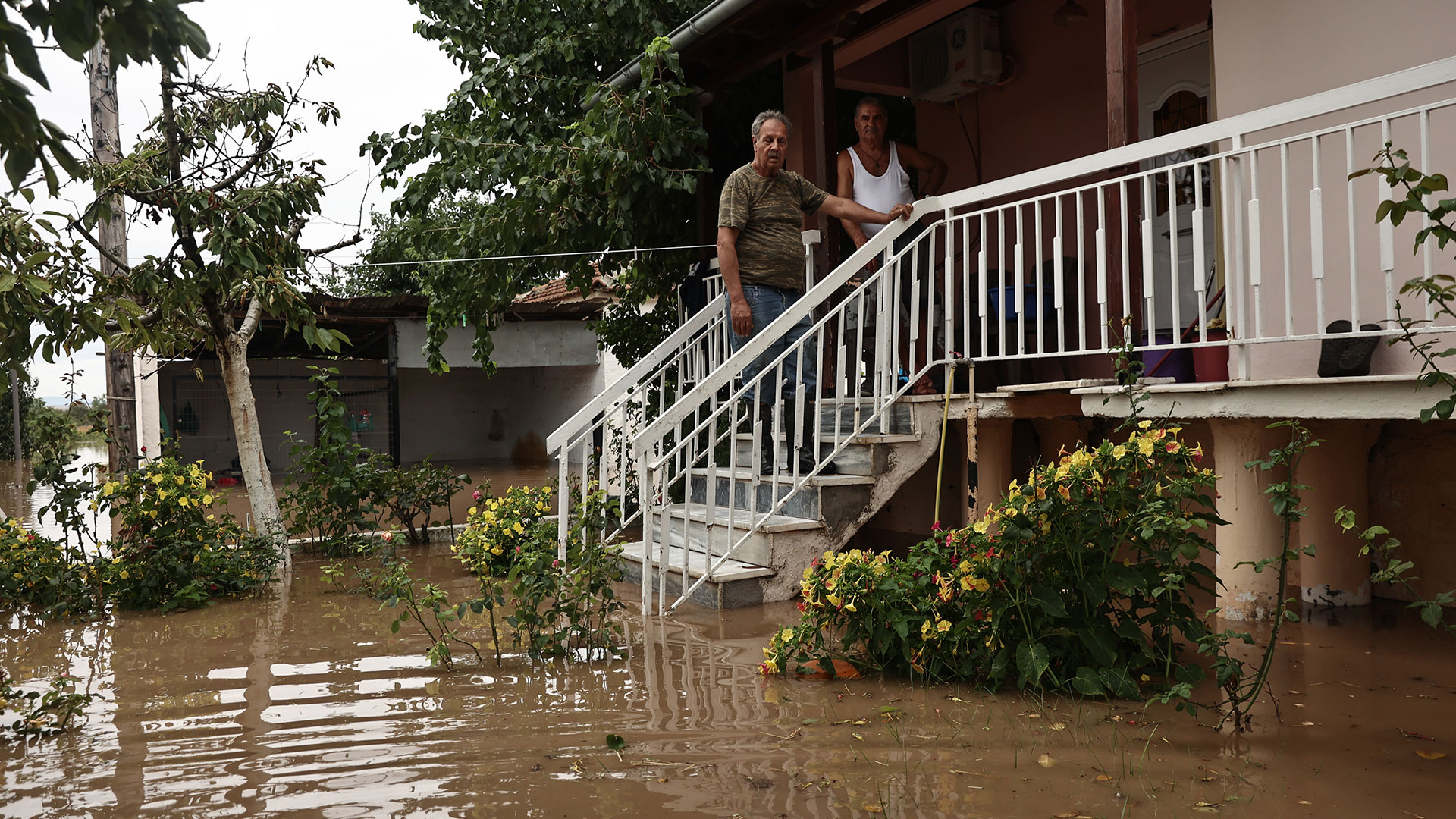 Κακοκαιρία Daniel: Καρέ καρέ το καταστροφικό πέρασμα της θεομηνίας-31