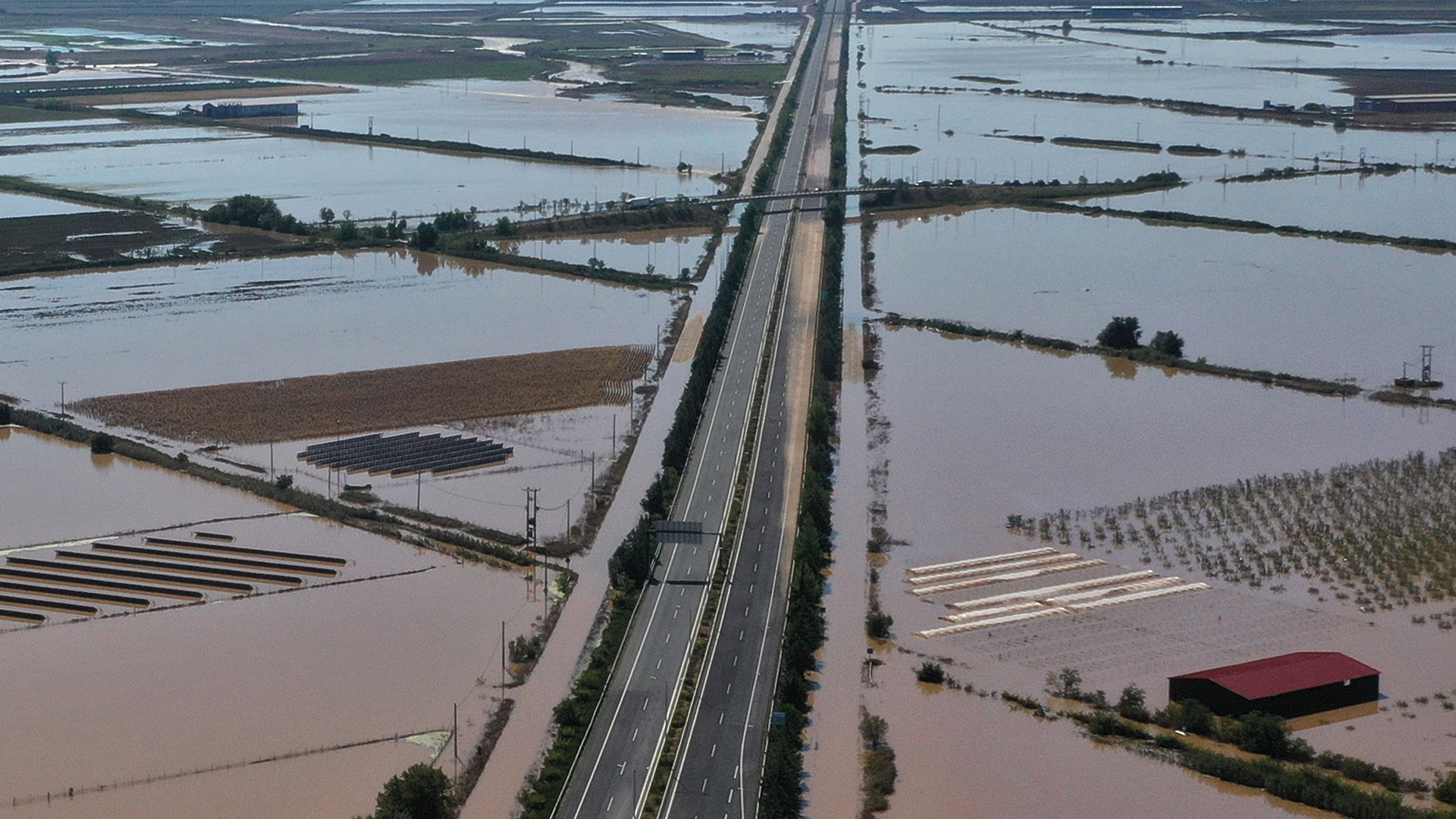 Κλειστή παραμένει η Αθηνών – Θεσσαλονίκης, συνεχίζονται οι εργασίες στην Τρικάλων – Λάρισας-4