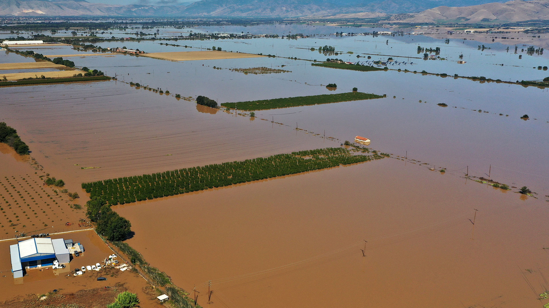 Κλειστή παραμένει η Αθηνών – Θεσσαλονίκης, συνεχίζονται οι εργασίες στην Τρικάλων – Λάρισας-2